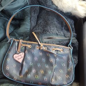 SALE! Dooney and Bourke signature purse